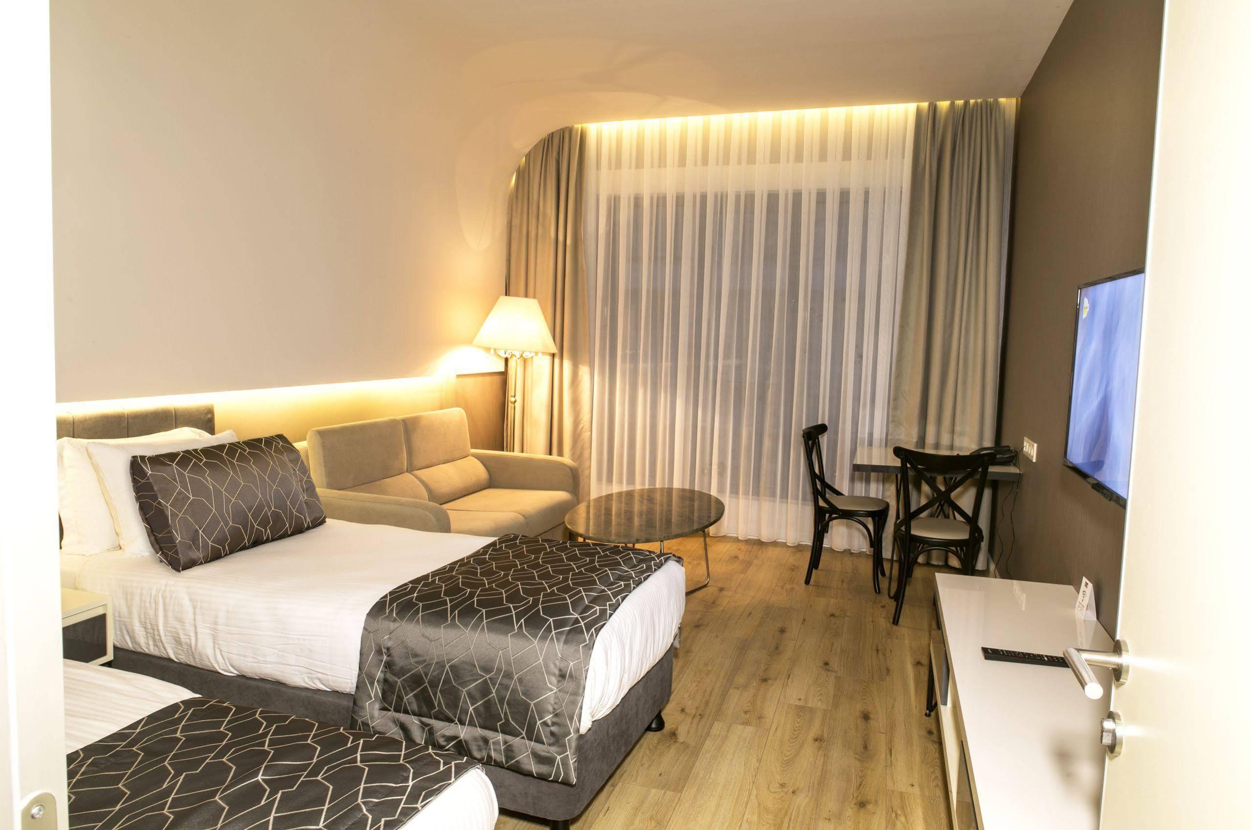 Elm Suite Hotel Istambul Exterior foto